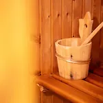 Noble Floor - Private Sauna Апартаменты Лукка
