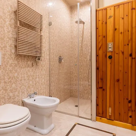 Noble Floor - Private Sauna Λούκα